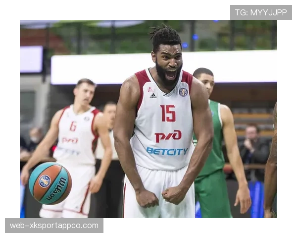 尼克·科里森无球掩护提升篮板优势显著拉开球队内线差距