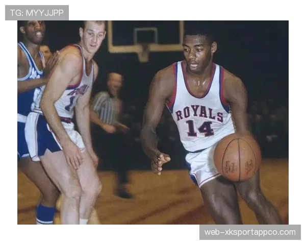 奥斯卡·罗伯特森无球牵制与挡拆主导改变对手防守结构